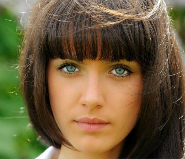 Зелёные глаза у девушек
