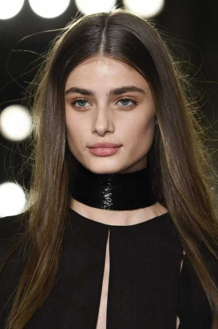 Тейлор Хилл брови