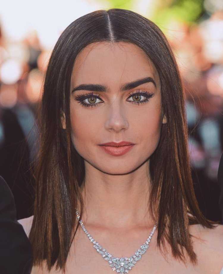 Лили Коллинз брови