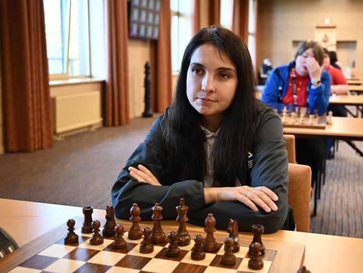 Капитан сборной женской по шахматам