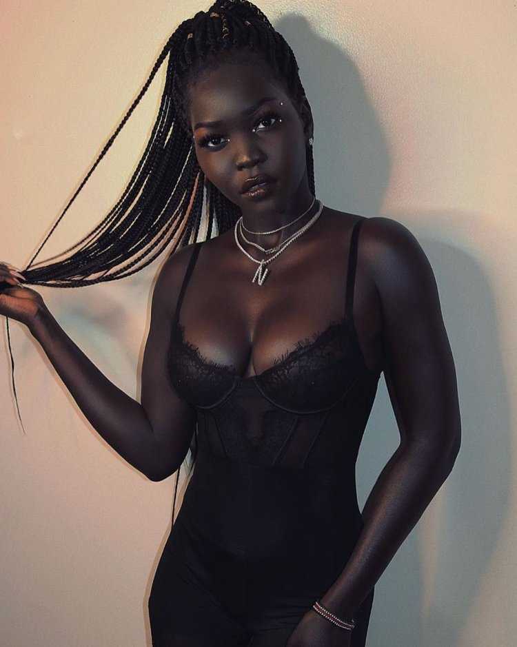 Модель Королева тьмы Ньяким Гатвех