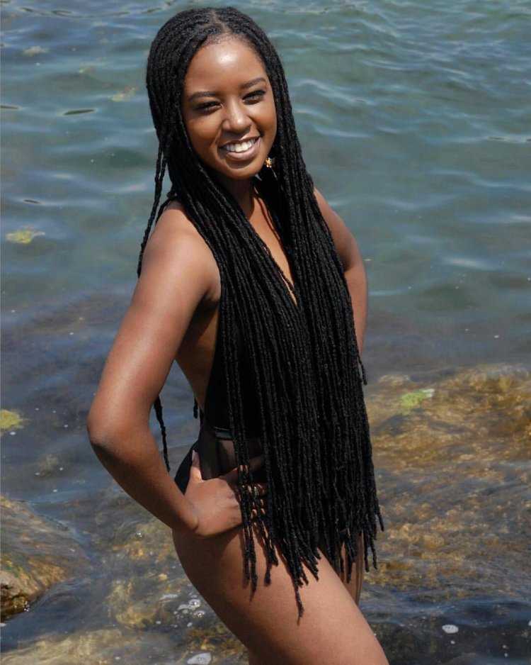 Эфиопки купаются