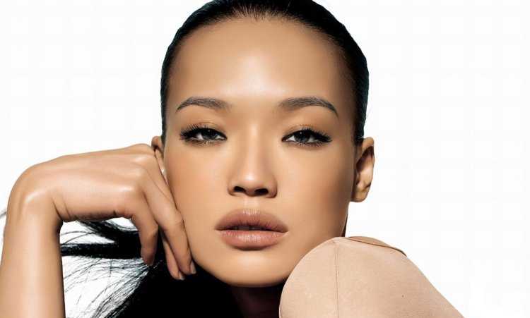 Китаянка с красивой кожей