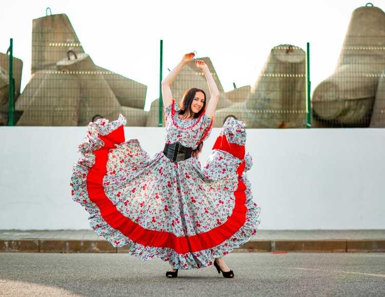 Птица Танцующая цыганочку