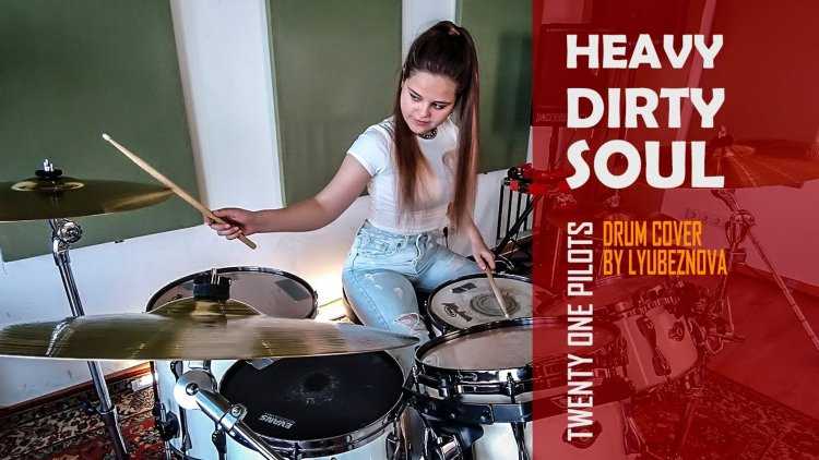 Девочка китаянка барабанщица28