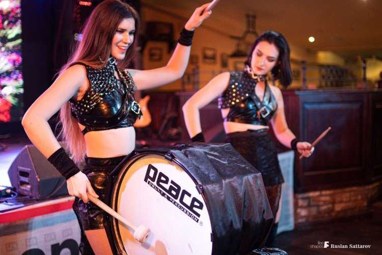 Аделина армянка барабанщица