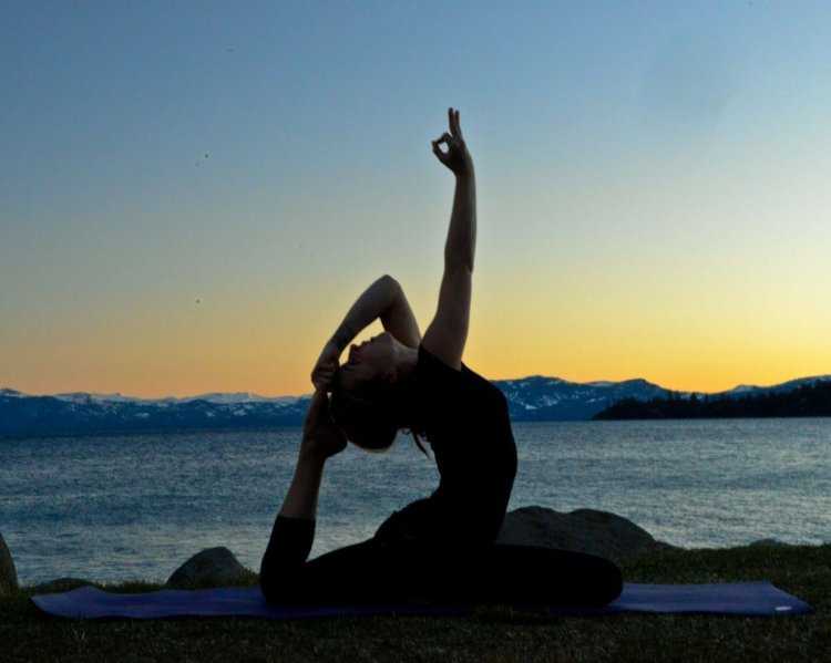 Гимнастика на море