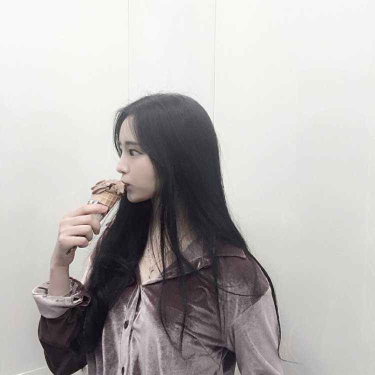 Кореянки с длинными черными волосами