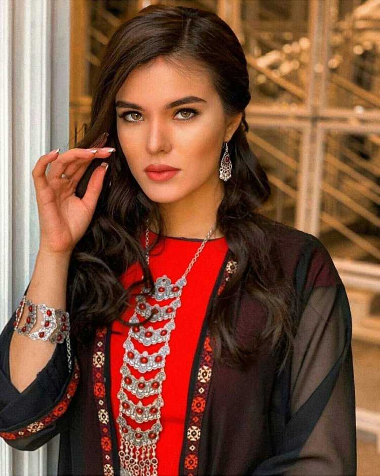 Азимова туркменка певица