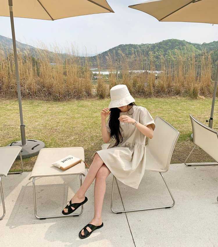 Девушка в китайской шляпе3