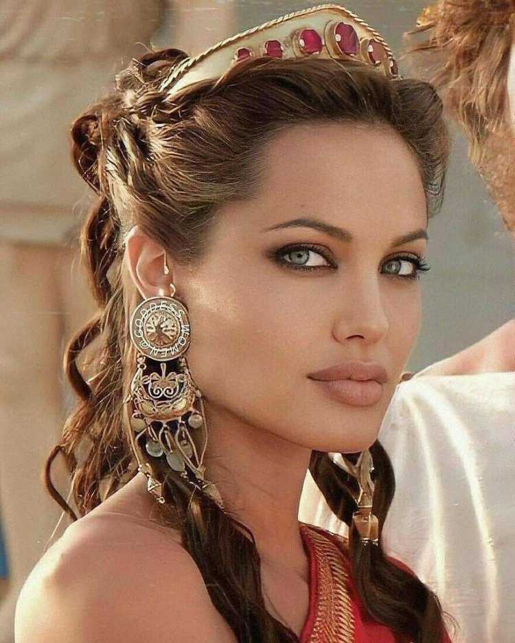 Анджели Джоли в Фил ме Александр