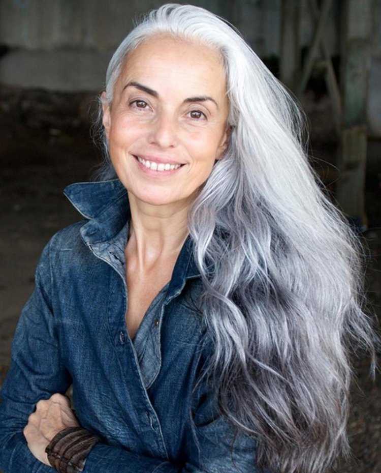 63 Летняя модель Ясмина Росси