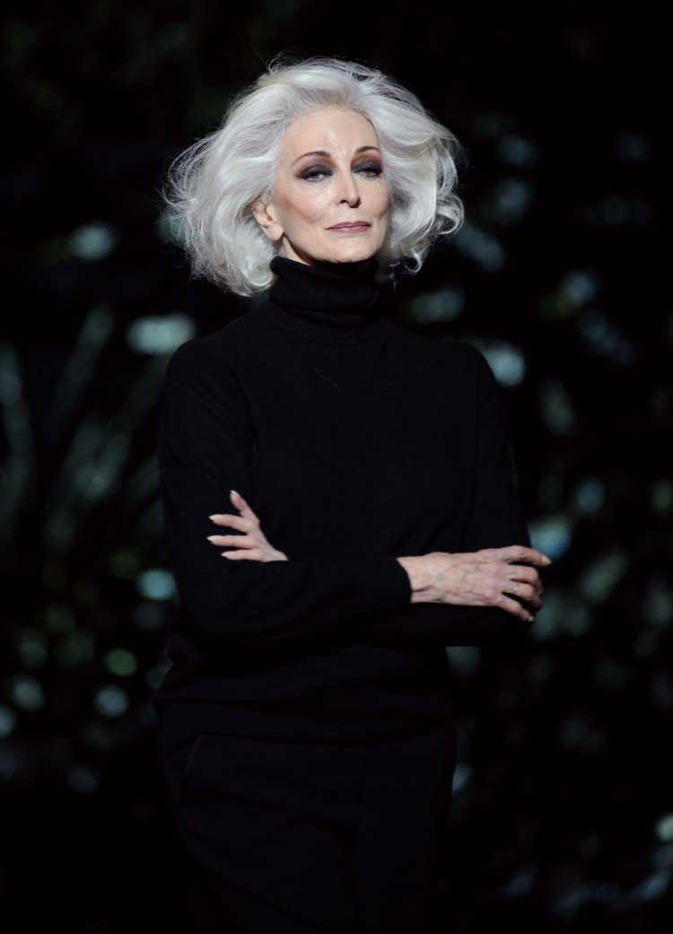 80 Летняя модель Кармен Делль