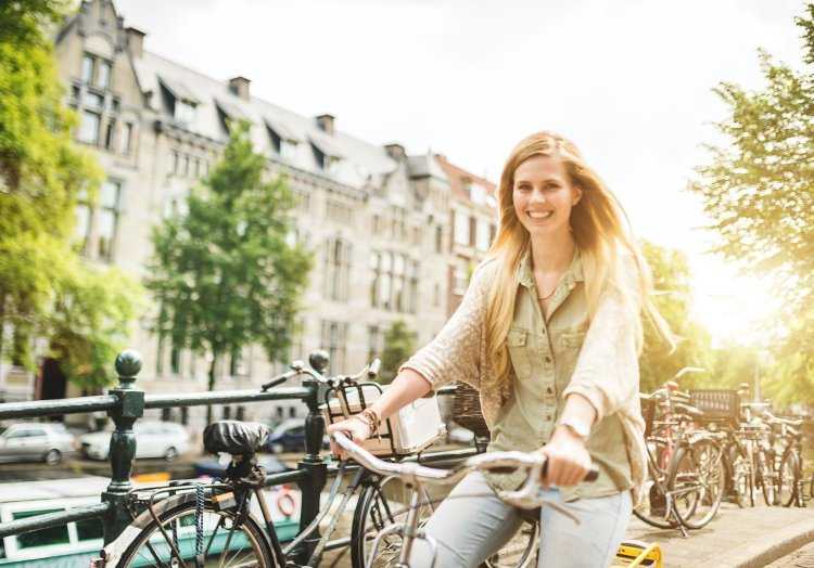 Голландка на велосипеде12