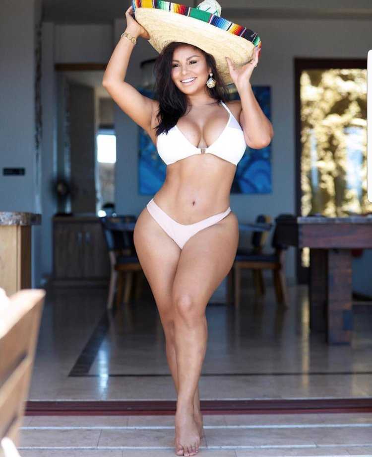 Стефани Асеведо hot