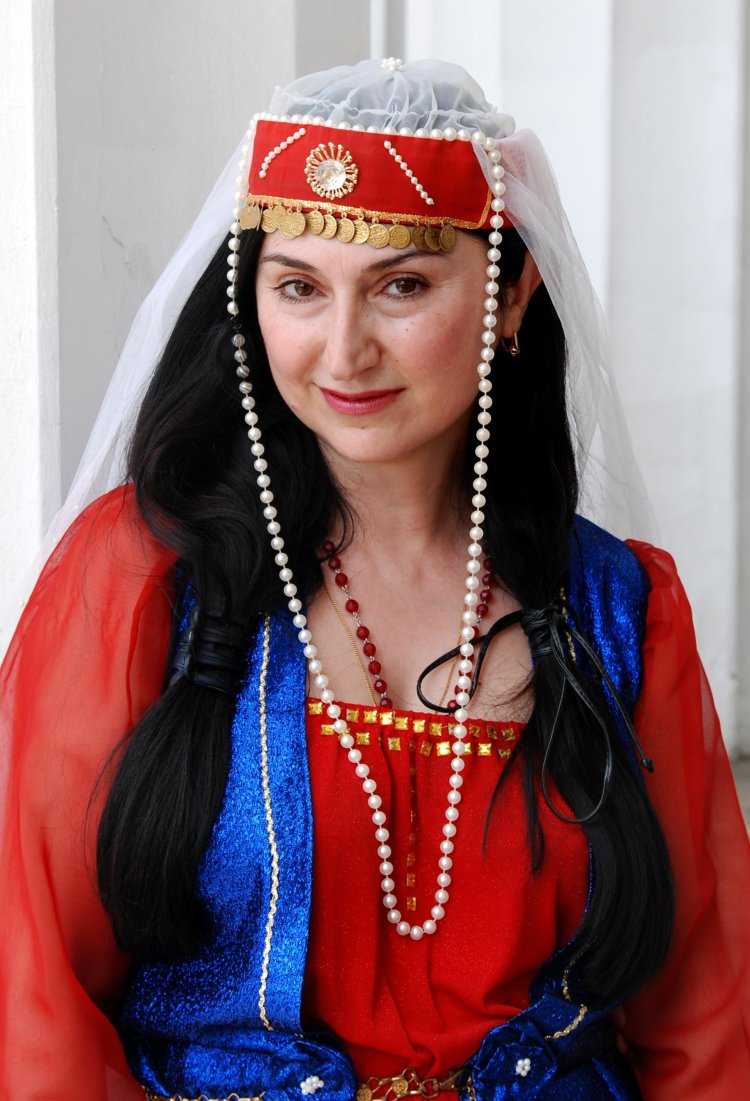 Минтана армянский национальный костюм