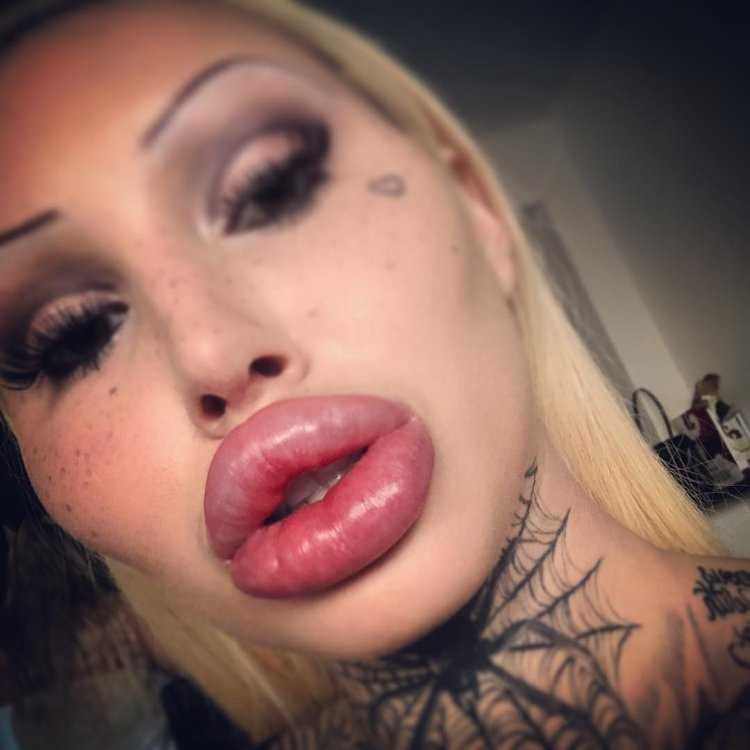 Бимбо Липс мукла