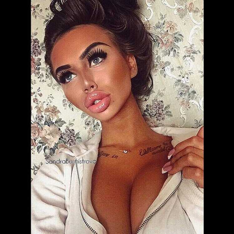 Губастая пышка43