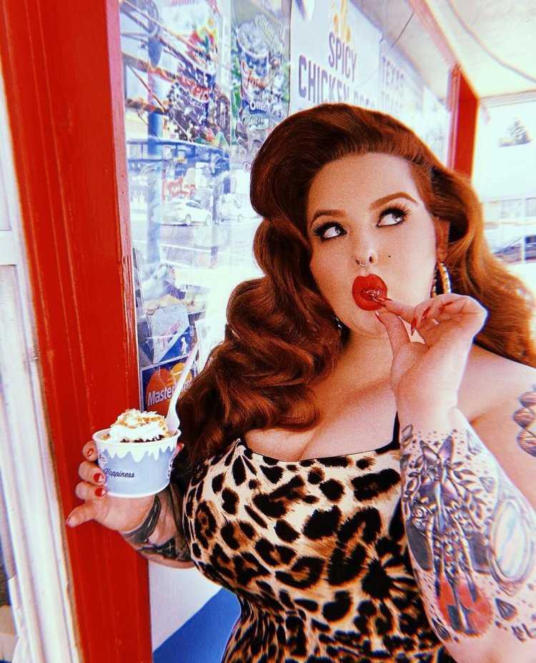 Модель 155 кг Тесс Холидей