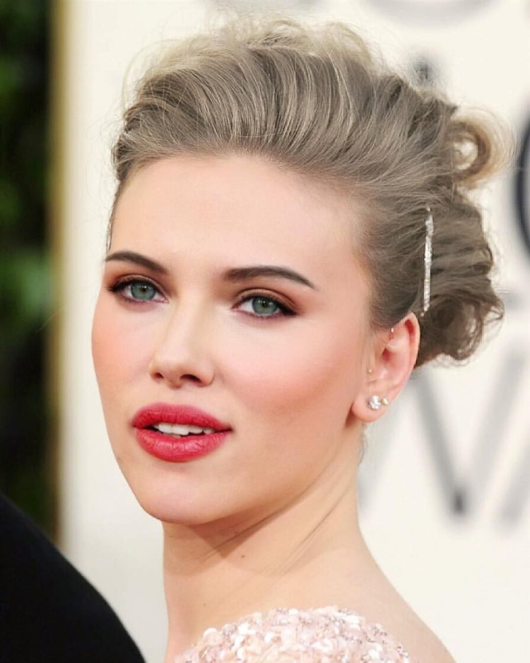 Скарлетт Йоханссон губы