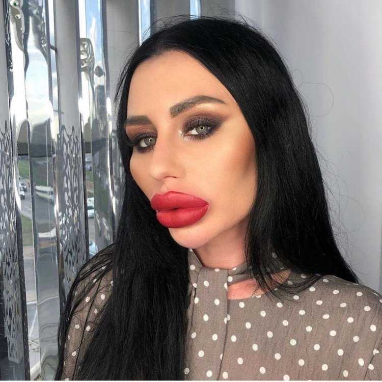 Алекса Дэвил