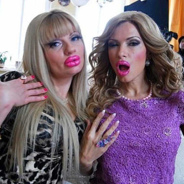 Одна за всех Крис и Энджи