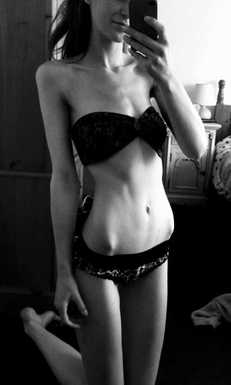 Очень худые девушки