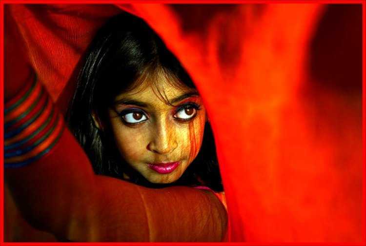 Индуска с большими глазами