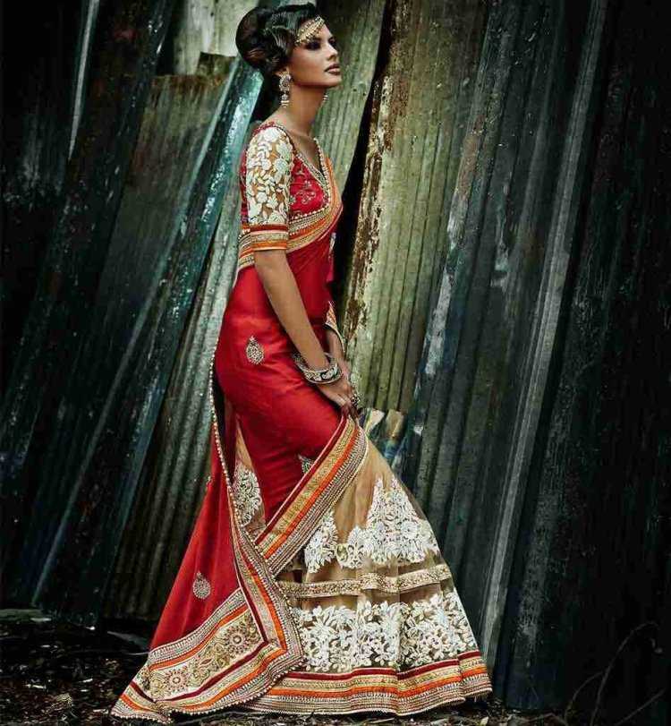 Индианка в национальном костюме