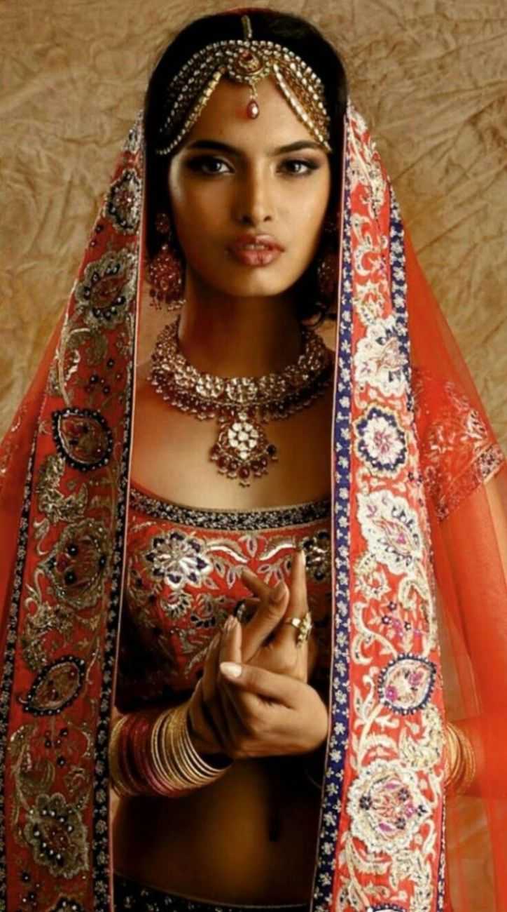 Индийские Наряды и украшения