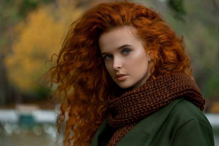 Кейт Уинслет рыжая кудрявая