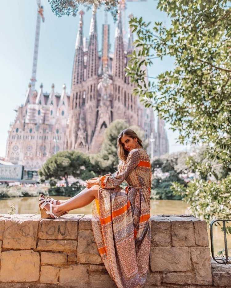 Цыганка в Красном платье