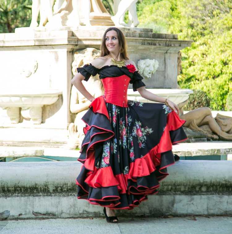 Национальный костюм Испании на конкурсе Мисс Вселенная.