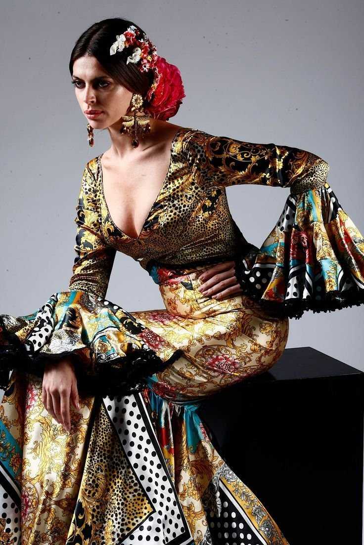 Платье в испанском стиле