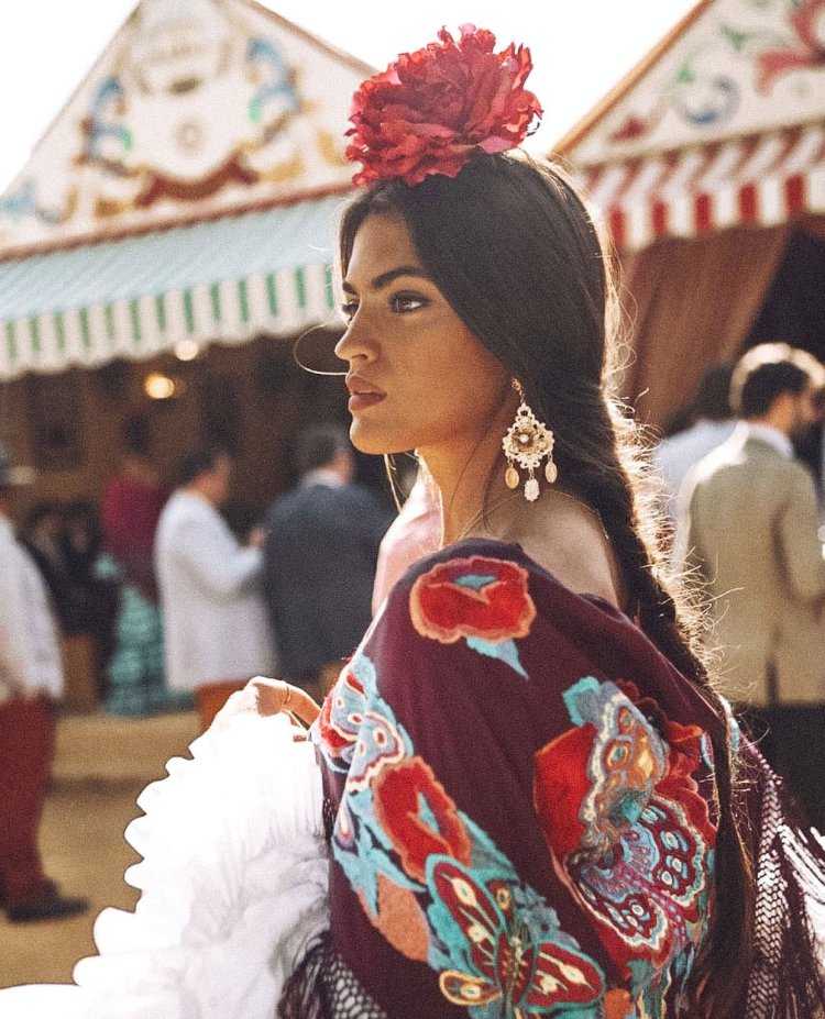 Платье в испанском стиле