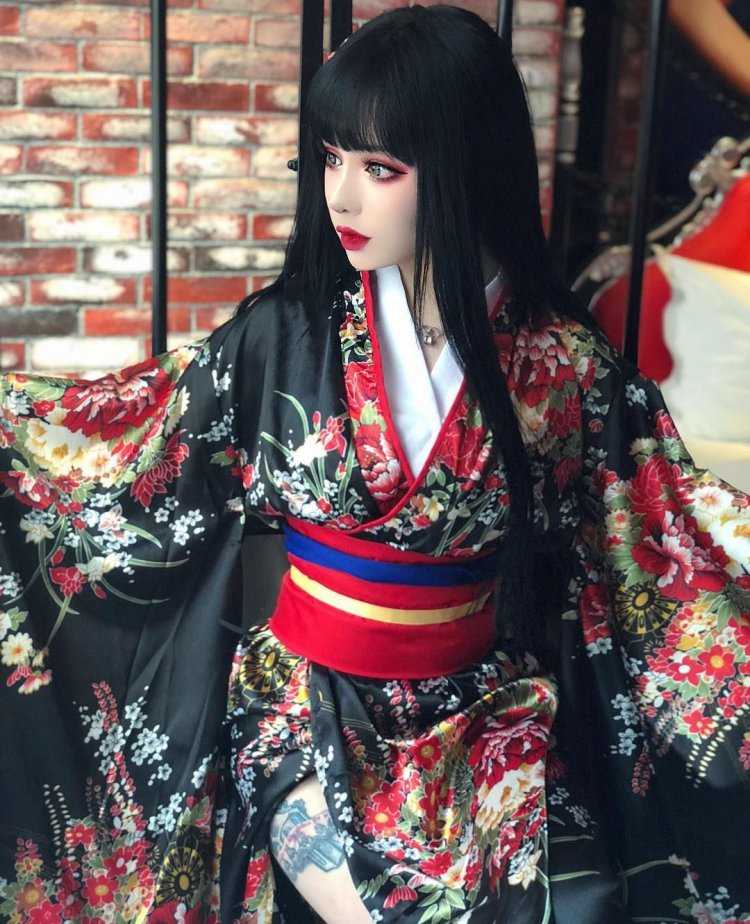 Кимоно в японском стиле