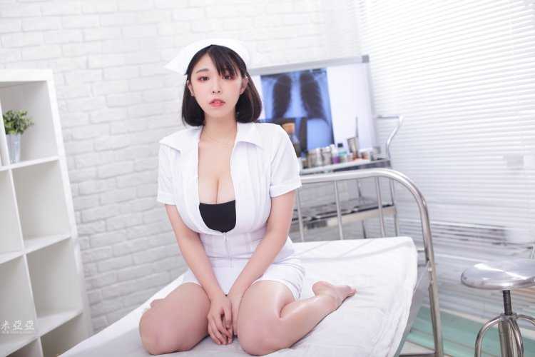 Медсестра китаянка