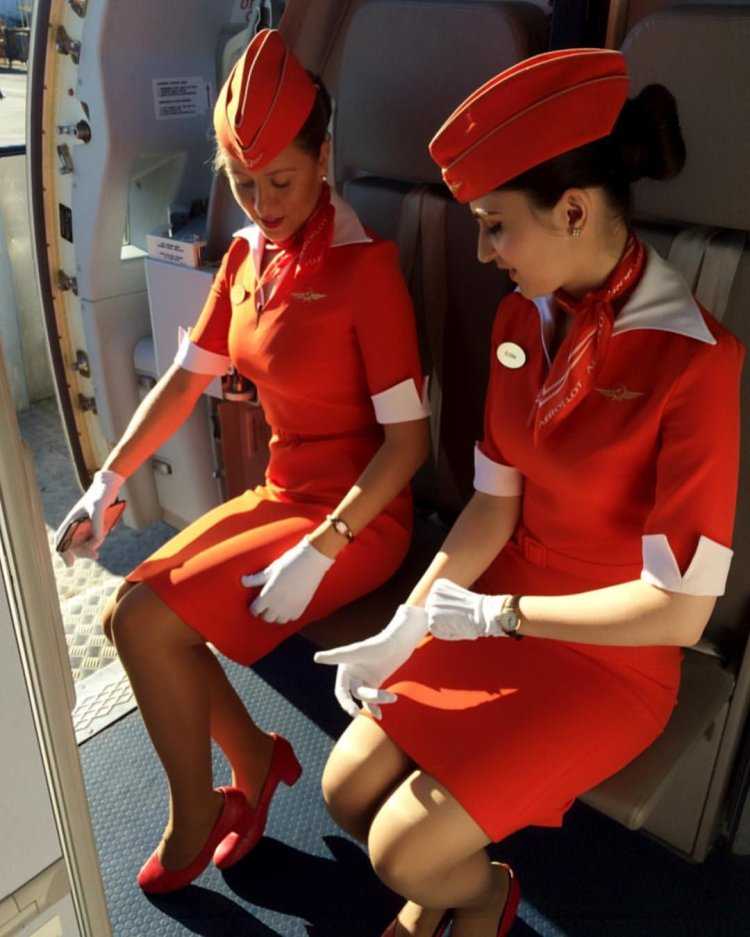 Японские стюардессы в колготках