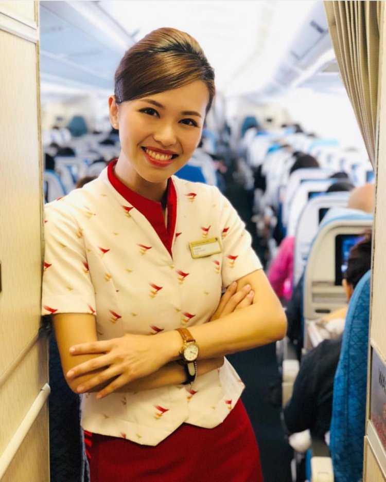 Hong Kong Airlines стюардессы