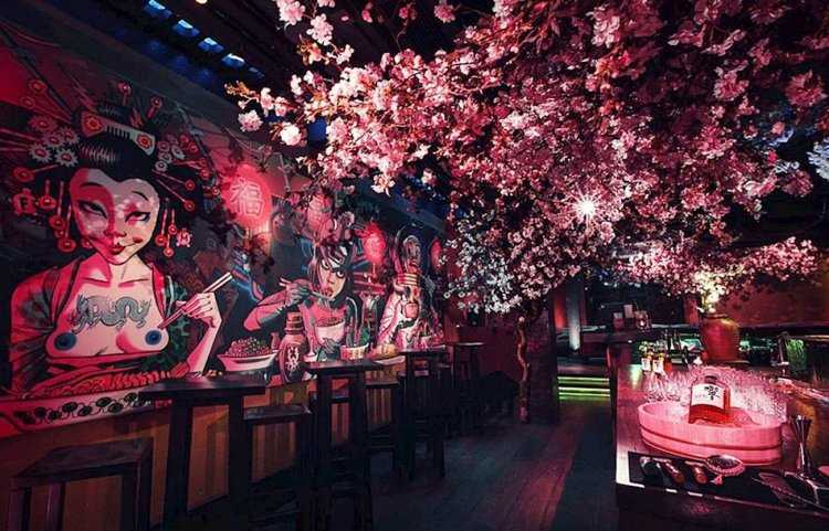 Ресторан японский ниндзя в Японии интерьер