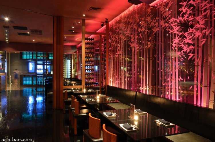 Бар в Японии