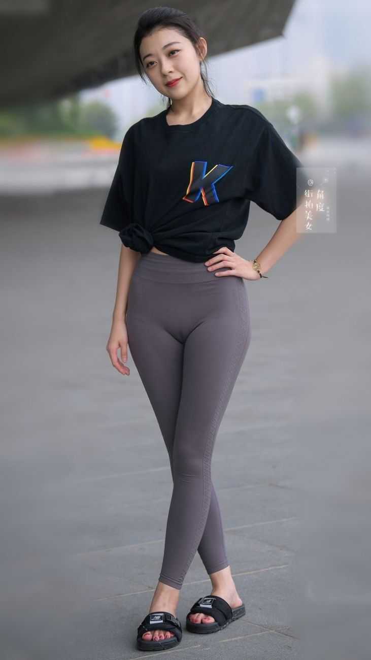 Японские девушки в лосинах