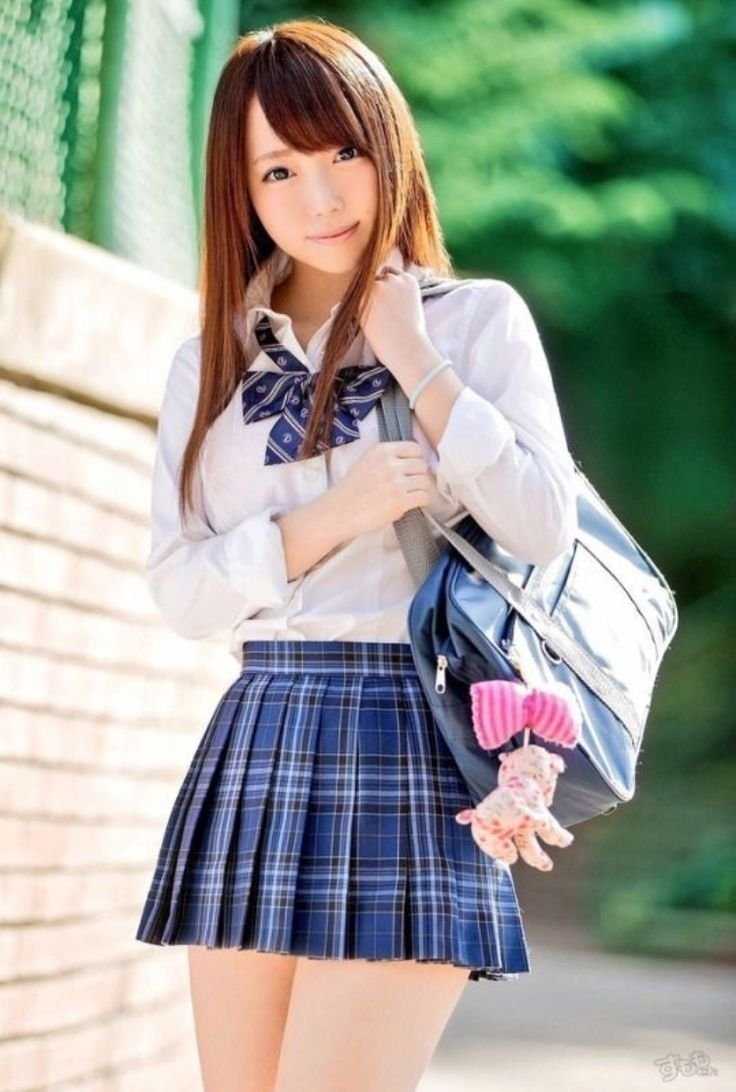 Японские девушки в юбках