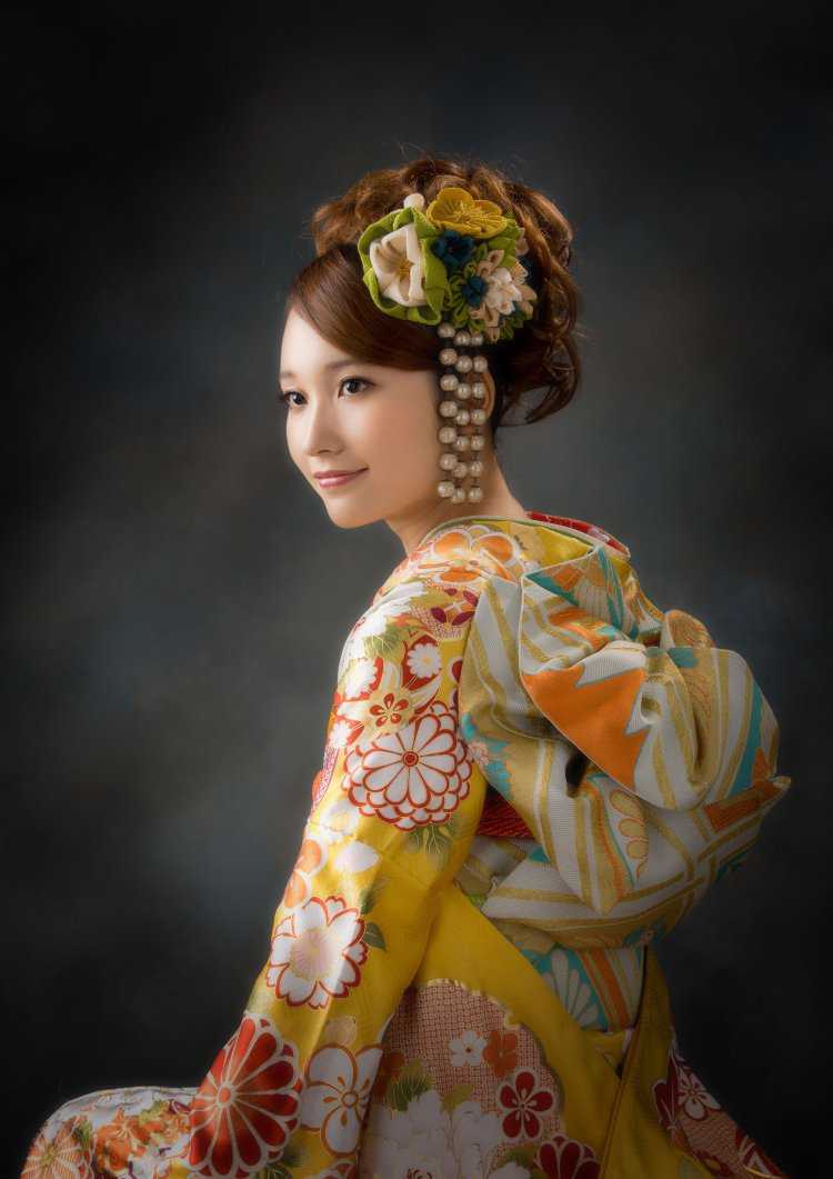 Японки в национальной одежде