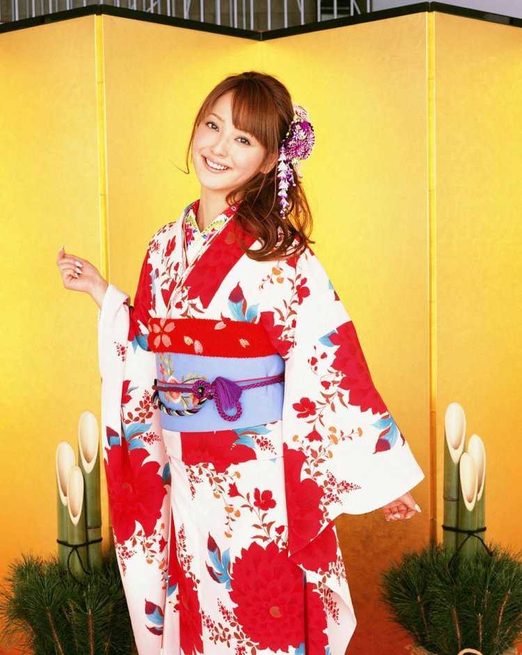 Нозоми Сасаки кимоно