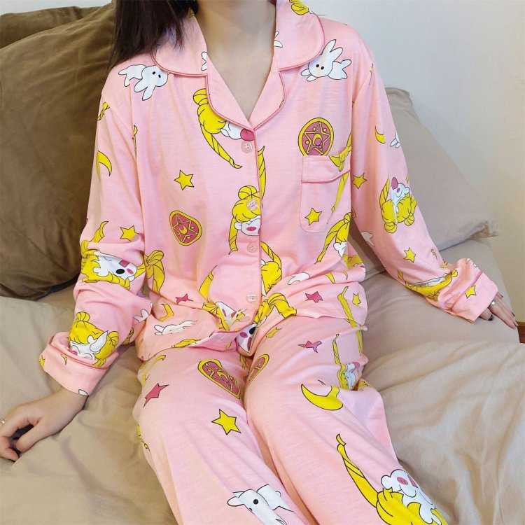 Японка в пижаме13