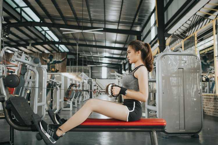 Японки в тренажерном зале