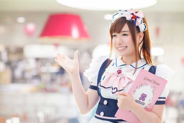 Мэйдо кафе в Японии