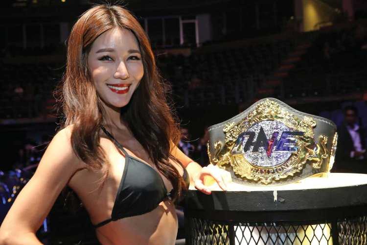 Ринг герл one FC