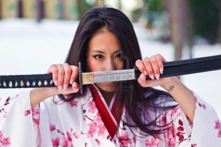 Онна бугэйся харакири